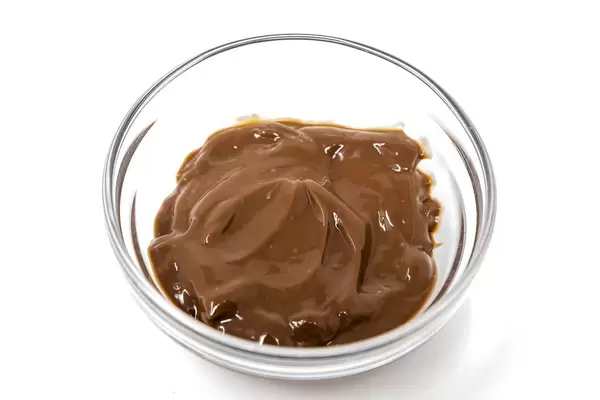 Cremiger Schokopudding in einer Glasschale
