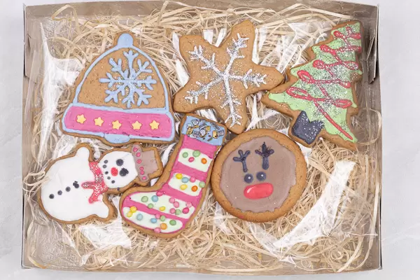 Cristmas Cookies in the box with hay