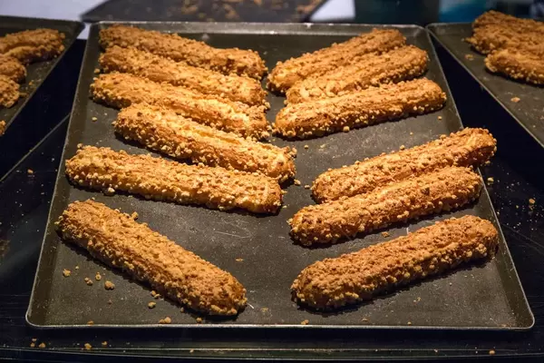 Croquantchou Zakuzaku: Süße Käsestangen