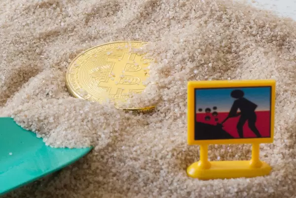 Cryptocurrency: Bitcoin minning in the sand