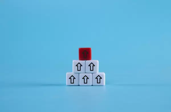 Cubes with arrows up