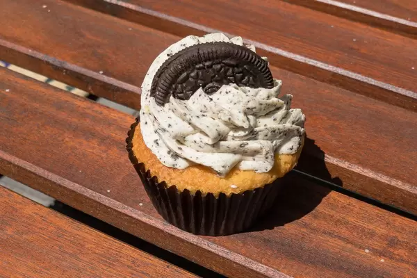 Cupcake mit Doppelkeks