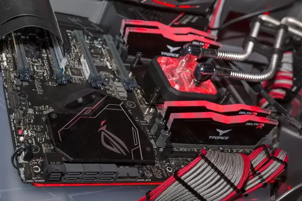 Custom built PC by Mike Petereyns at Gamescom