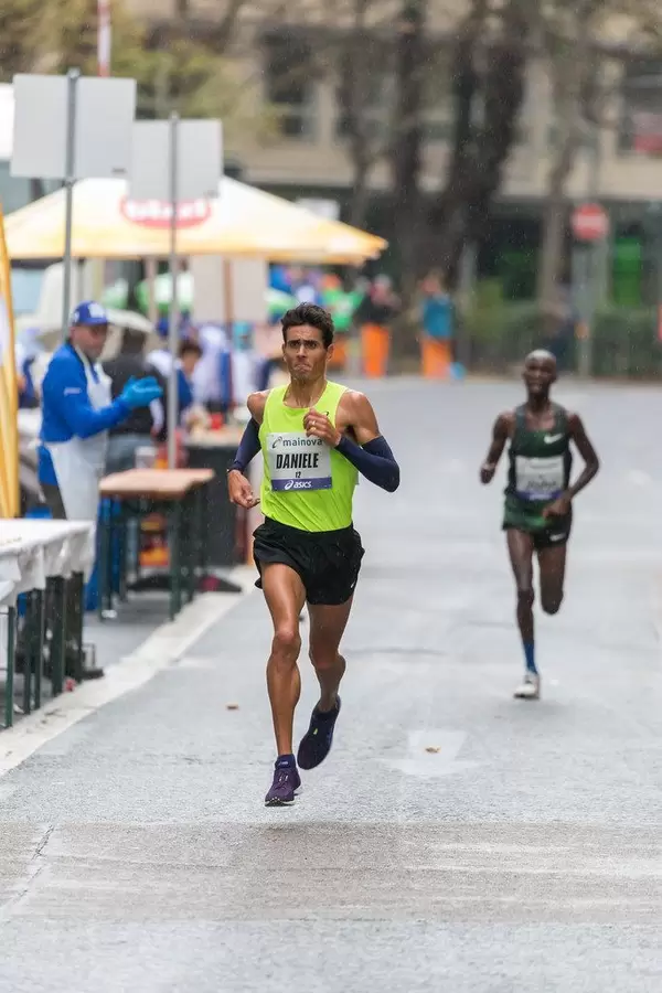 Daniele Meucci, der Italiener erreicht die Olympianorm mit 2:10:52