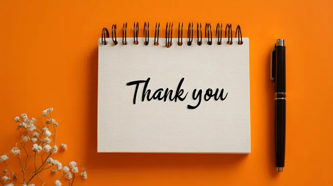 Dankeskarte mit Blumenstrauß auf orangem Hintergrund