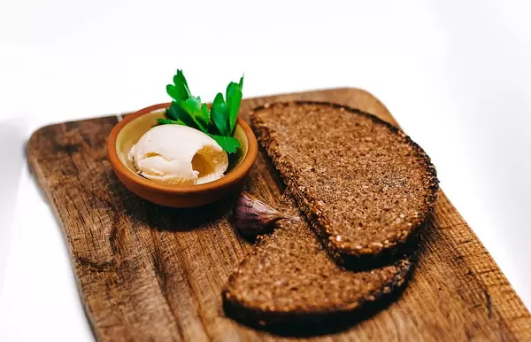 Dark Bread with Garlic Butter