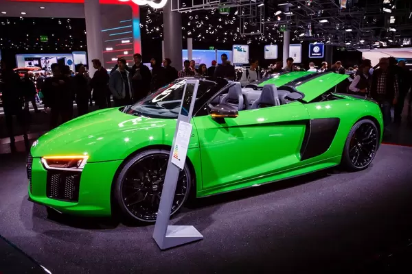Das Audi-Modell R8 5.2 FSI Plus Quattro Spyder bei der IAA 2017