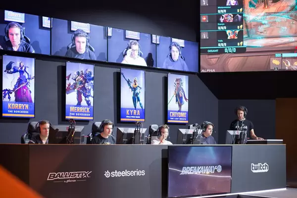 Das blaue Team des Wettbewerbes bei Breakaway von der Amazon Studios