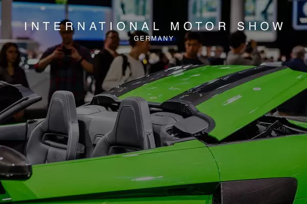 Das Cabrio-Dach des Audi-Modells R8 V10 plus tbd