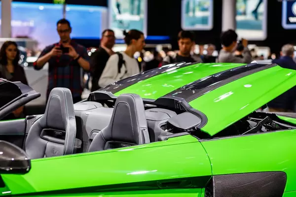 Das Cabrio-Dach des Audi-Modells R8 V10 plus