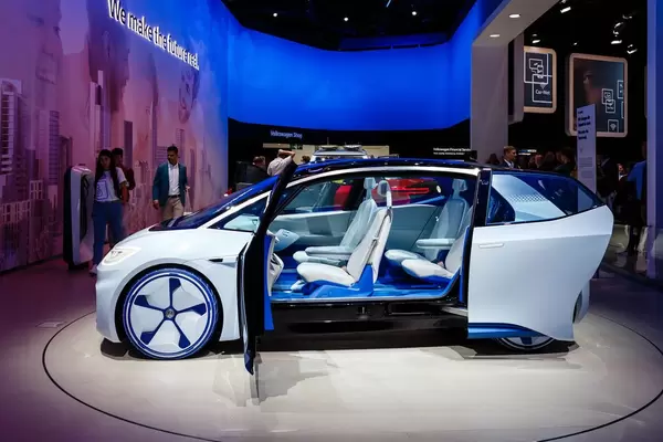 Das Interieur des neuen VW I.D. Elektroauto bei der IAA 2017 in Frankfurt am Main