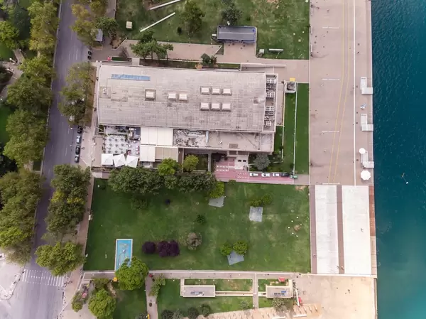 Das Königliche Theater in Thessaloniki aus der Vogelperspektive