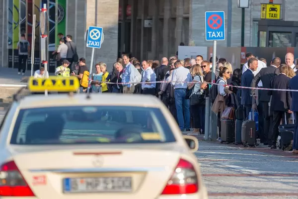 Das lange Warten auf einen Taxi
