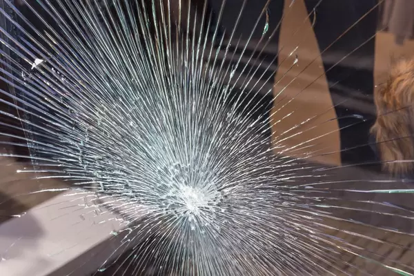 Das Muster einer Zersprungenen Glasscheibe