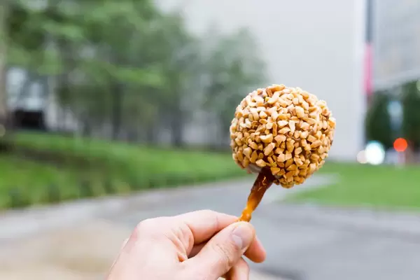 Das Original: Affy Tapple mit Erdnüssen, Karamell und Äpfeln