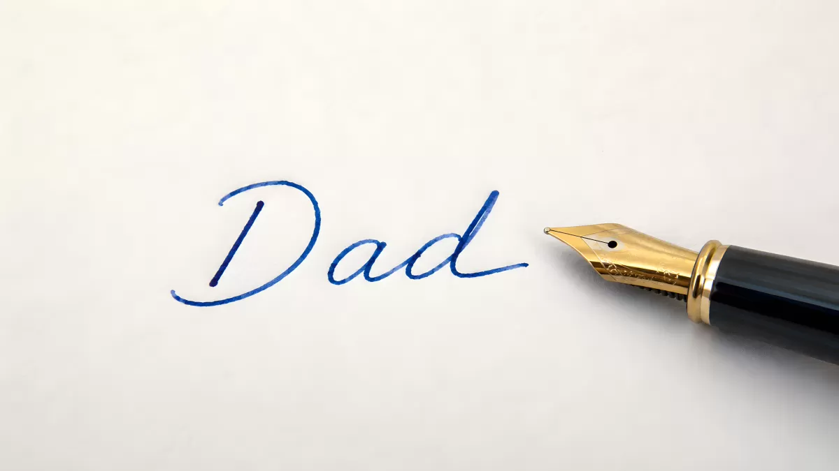 Das Wort Dad handgeschrieben mit Füllfederhalter