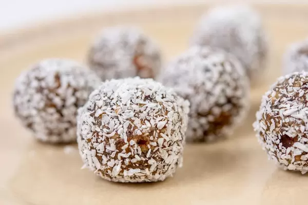 Dates and Peanut Butter energy balls (Flip 2019)