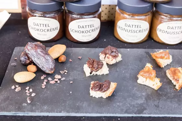 Dattel-Schokocreme und Dattel-Erdnusscreme
