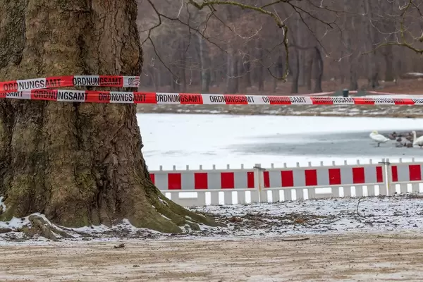 Decksteiner Weiher: Eisfläche gesperrt durch Ordnungsamt