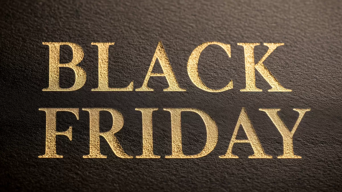 Dekorative schwarze Schrift 'Black Friday' in goldenem Design