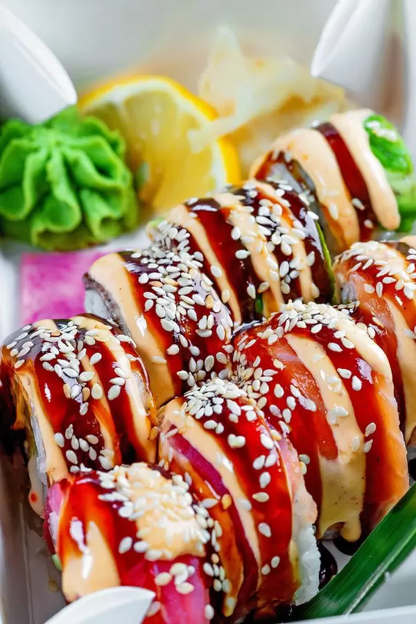 Delicious sushi with lemon, wasabi and ginger (Flip 2019)
