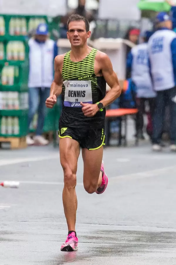 Dennis kämpft um jede Sekunde beim Frankfurt Marathon