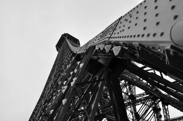 Der Eiffelturm in Schwarzweiß