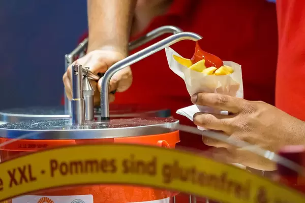 Der Fastfood-Klassiker auf Messen: Pommes mit Ketchup