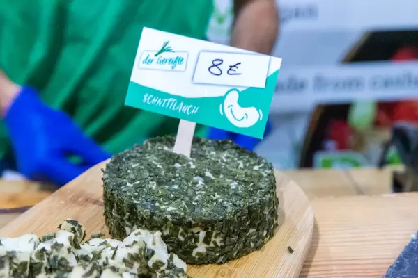 Der Gereifte Schnittlauch von Happy Cashew auf der Veggieworld in Köln