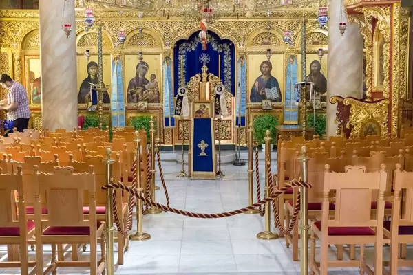 Der prachtvolle Innenraum des Heiligen Klosters der Heiligen Theodora