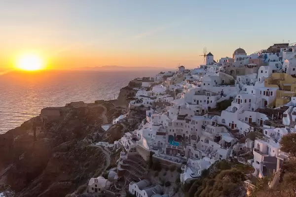 Der Sonnenuntergang auf Santorin: eine Sehenswürdigkeit an sich