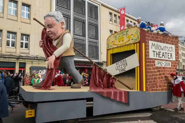Der Wagen zum Thema Pitters letzter Tanz im Millowitsch Theater - Kölner Karneval 2018
