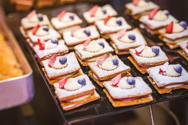 Desert Cream Cakes With Blueberry And Icing Sugar (Flip 2019)