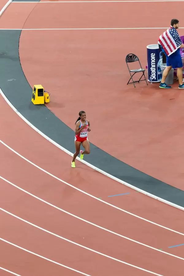 Desi Mokonin (10.000 Meter Lauf) bei den IAAF Leichtathletik-Weltmeisterschaften 2017 in London