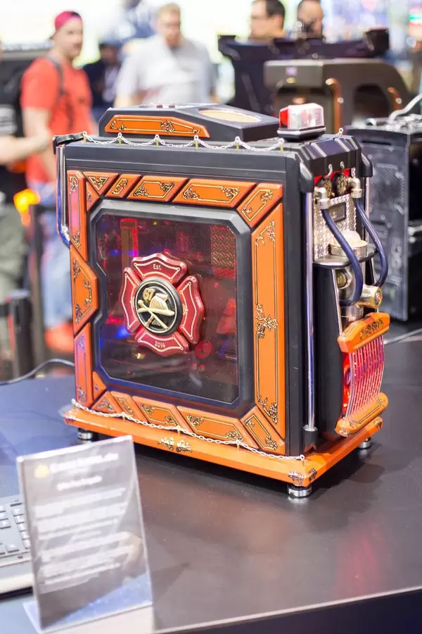 Designer Computer-Gehäuse von Caseking