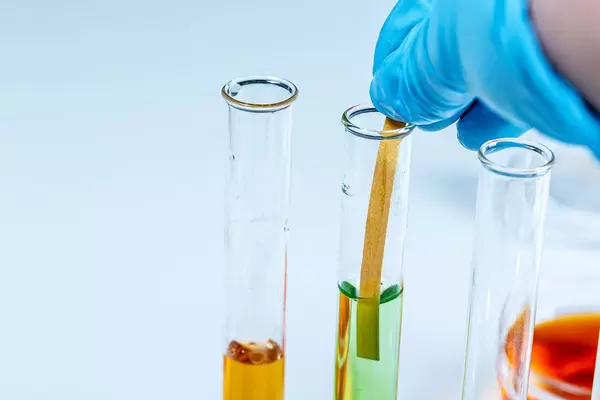 Determination of ph in a laboratory glass tube