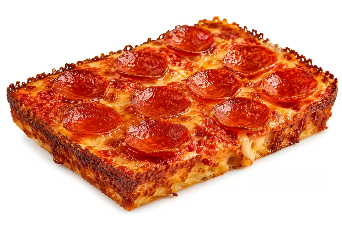 Detroit-Style Pepperoni-Pizza mit knusprigem Rand