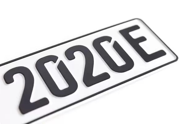 Deutsches E-Kennzeichen / Nummernschild für Elektroautos