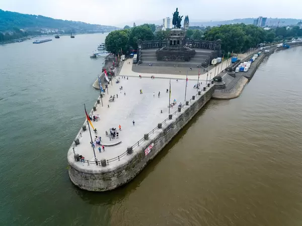 Deutsches Eck aus der Luft fotografiert