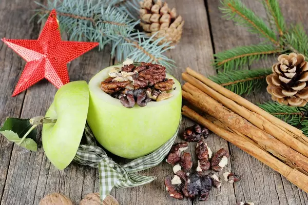 Deutsches Weihnachtsessen Bratapfel