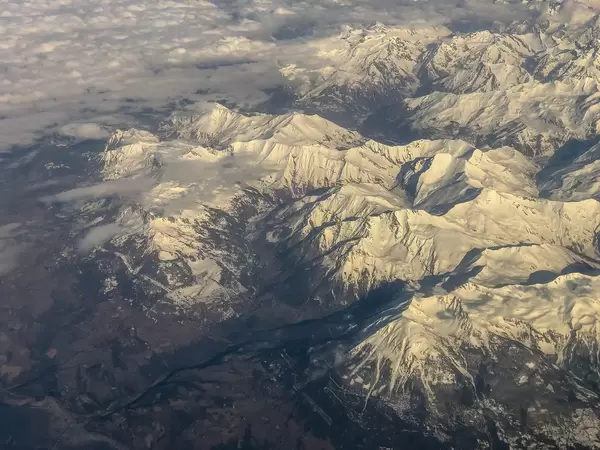 Die Alpen von weit oben