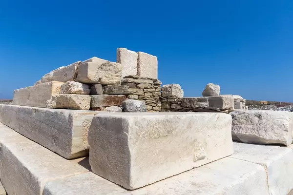 Die Ausgrabungsstätte Delos, Kykladen, Griechenland. Besuch von den Ruinen
