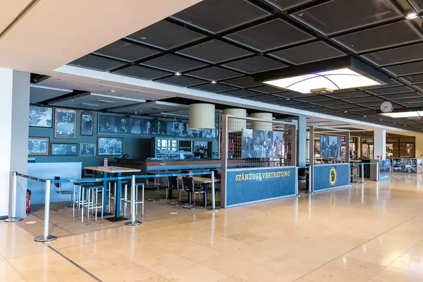Die Filiale der Kölsch-Kneipe "Ständige Vertretung" am Terminal 1 vom Flughafen Berlin Brandenburg