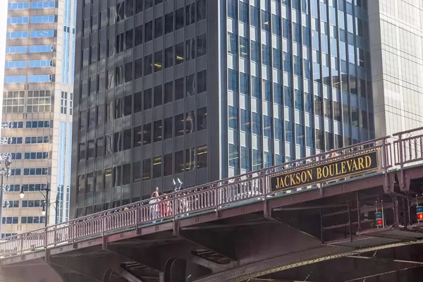 Die Jackson Boulevard Klappbrücke: eine der zahlreichen beweglichen Brücken über den Chicago River