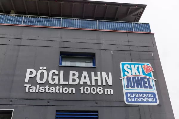Die Pöglbahn Talstation in Alpbach zum Einstieg in das Großskigebiet Ski Juwel Alpbachtal Wildschönau