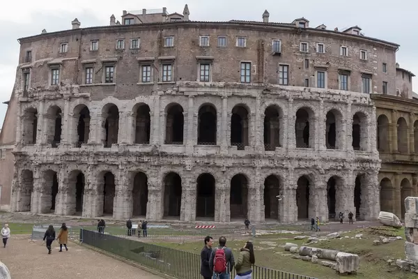 Die Ruinen des Teatro di Marcello in Rom