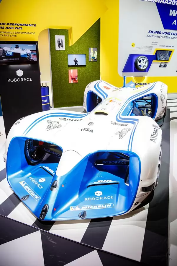 Die weltweit erste Rennserie für autonome Elektrofahrzeuge von Roborace