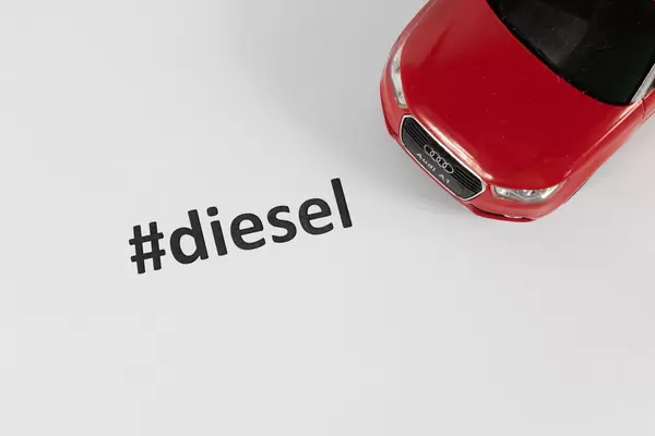 Dieselauto mit Hashtag #diesel