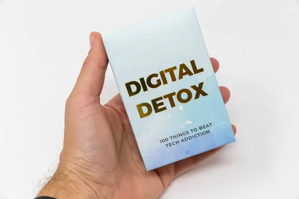 Digitale Entgiftung: 100 Ideen und Tipps gegen Smartphone- und Internetsucht