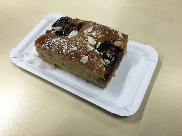 Dinkel-Kirschkuchen